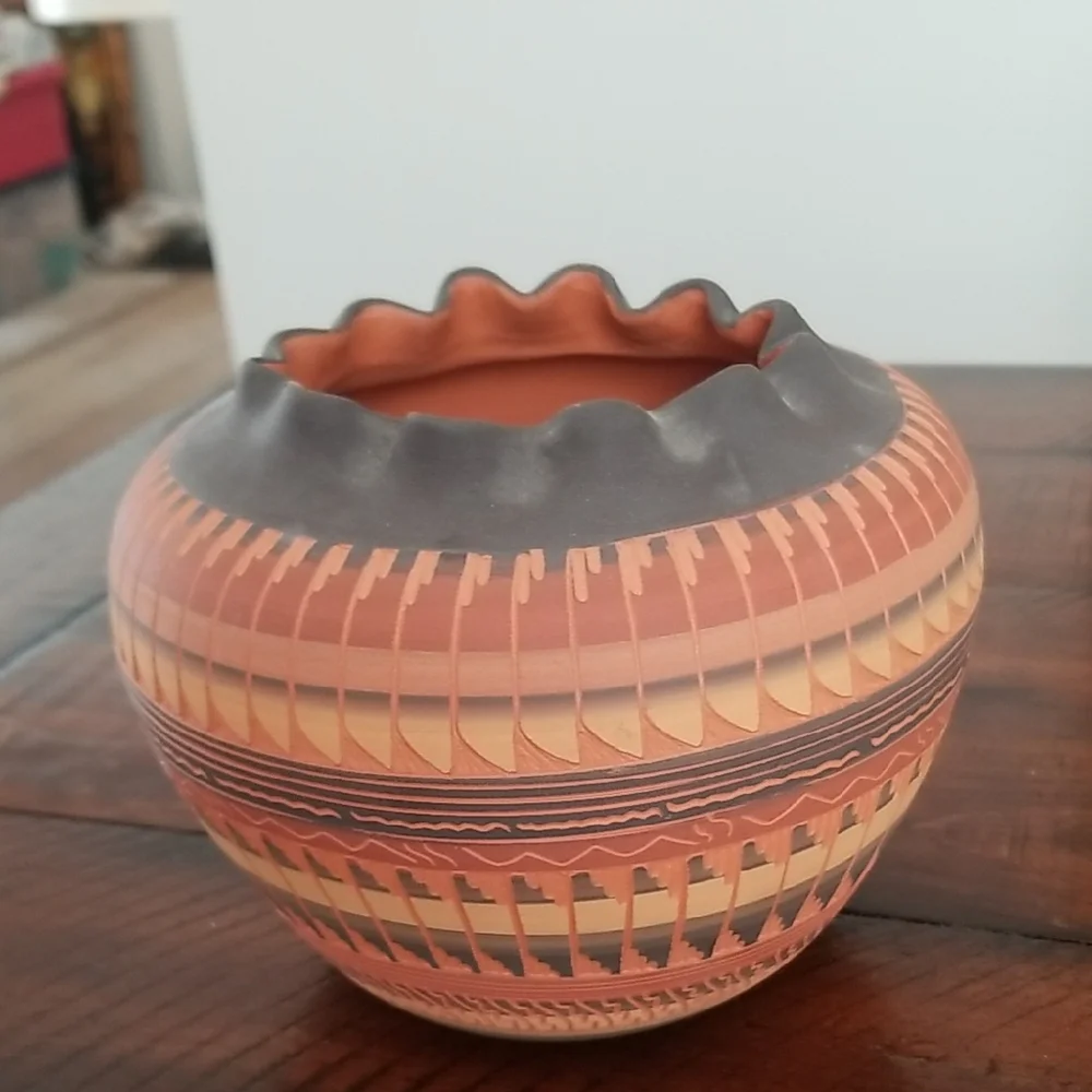 Navajo Native American Pottery Signed Vase - Picture 2 of 4